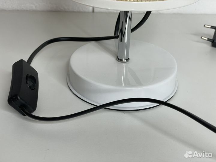 Лампа настольная новая