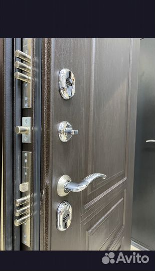 Дверь входная металлическая