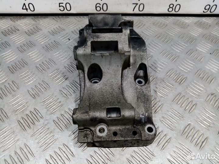 Б/У Кронштейн генератора#001