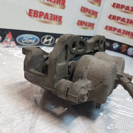 Суппорт тормозной передний правый Kia Sorento BL