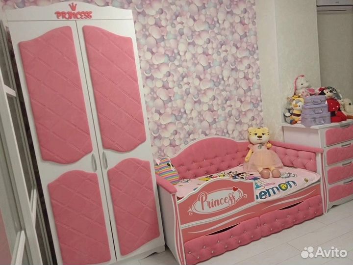 Кровать и шкаф детский 
