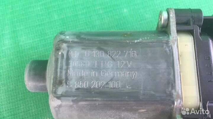 Моторчик стеклоподъемника перед левого Audi A3 V8