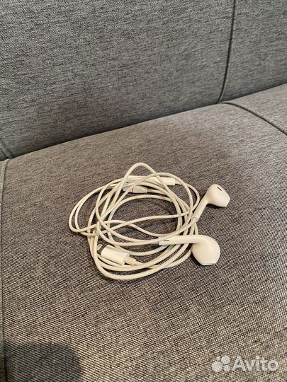 Продам оригинал Наушники earpods