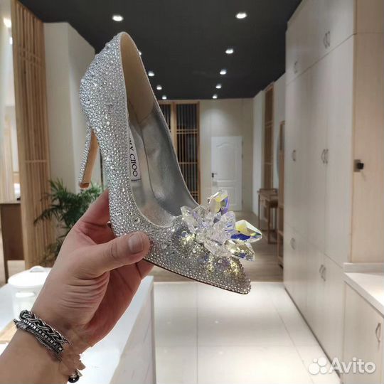 Туфли женские Jimmy Choo с камнями