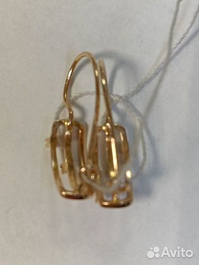 Серьги с синтетическим камнем Золото