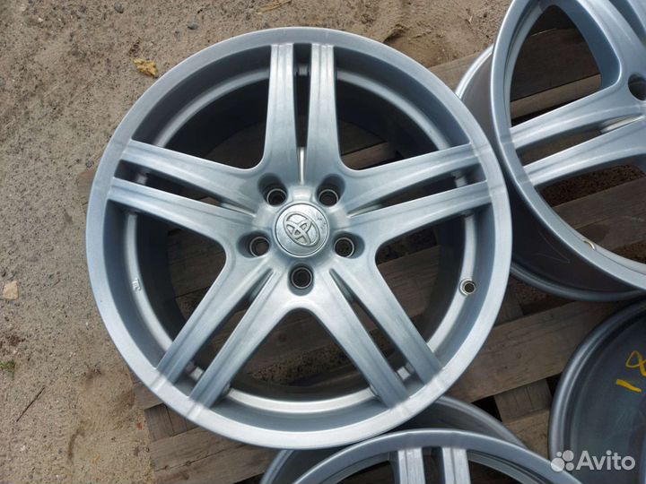 Nissan Renault K&K Омаха R18 5x114.3 ET40 8J d66.1