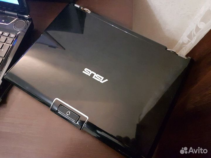 Продаю ноутбук asus M51T