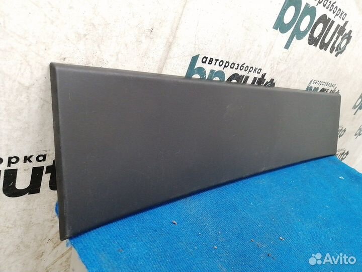 Накладка на дверь багажника левая 9682859877