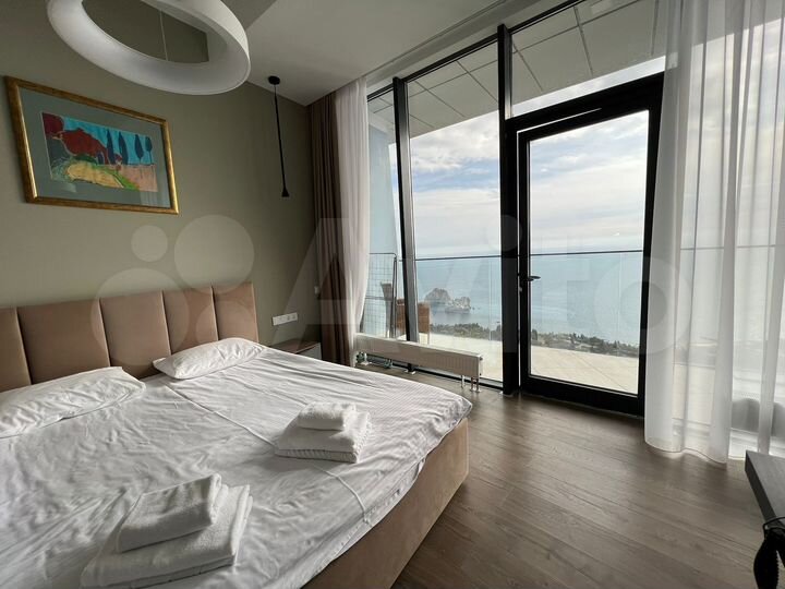 3-к. квартира, 143 м², 12/12 эт.