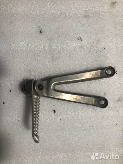 Левый пассажирский кронштейн для Yamaha YZF-R1 98