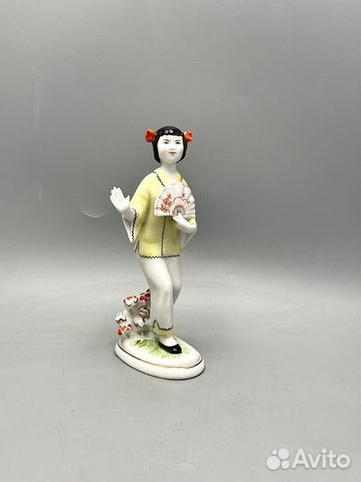 Статуэтка Китаянка с веером лфз