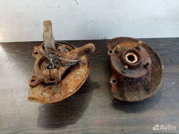 Кулак поворотный Mitsubishi Lancer 9