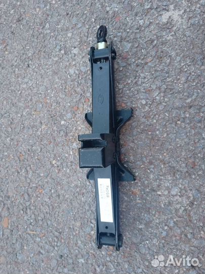 Домкрат Субару Аутбэк