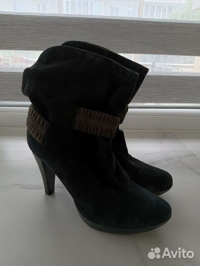 Ботинки замшевые женские 38размер