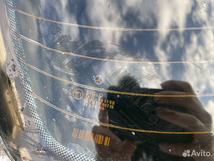 Заднее лобовое стекло на w202