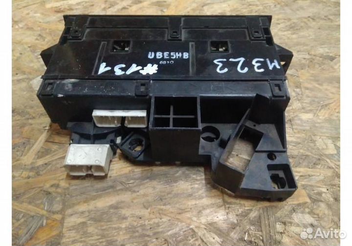 Блок управления печкой Mazda 323 C