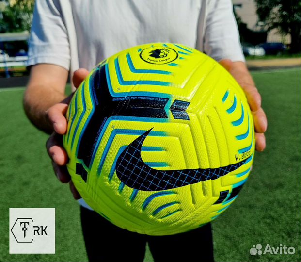 Футбольный мяч adidas лига чемпионов 2023