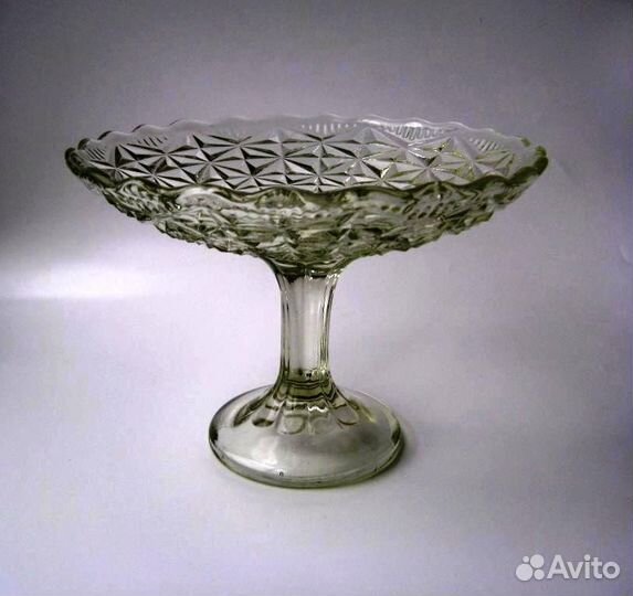 Ваза на ножке бесцветное стекло СССР