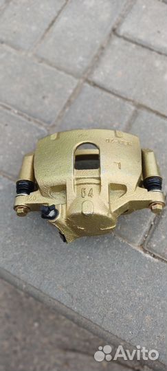 Суппорт тормозной передний левыйchery amulet