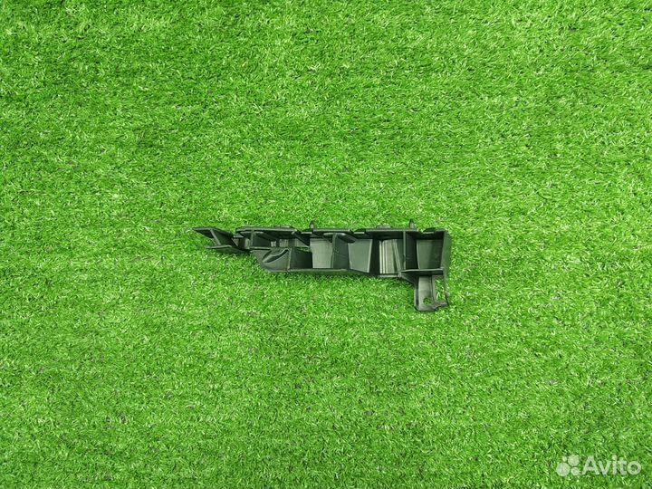 Крепление бампера переднего правое Audi A6 C7 VAG