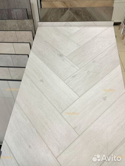 Виниловый ламинат елочкой