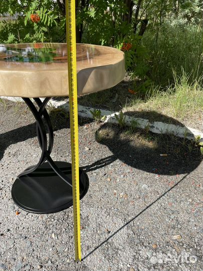 Стол из эпоксидной смолы