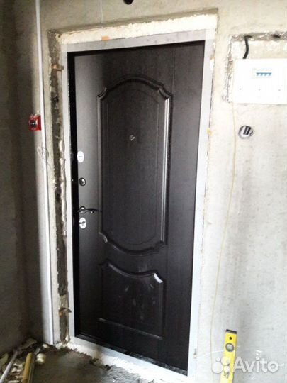 Установка металлических дверей