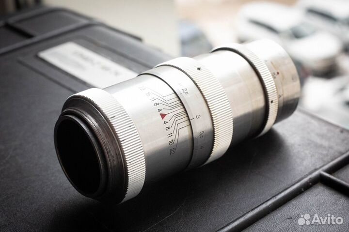 Объектив Юпитер 11 (новый) СССР белый 135мм ф4