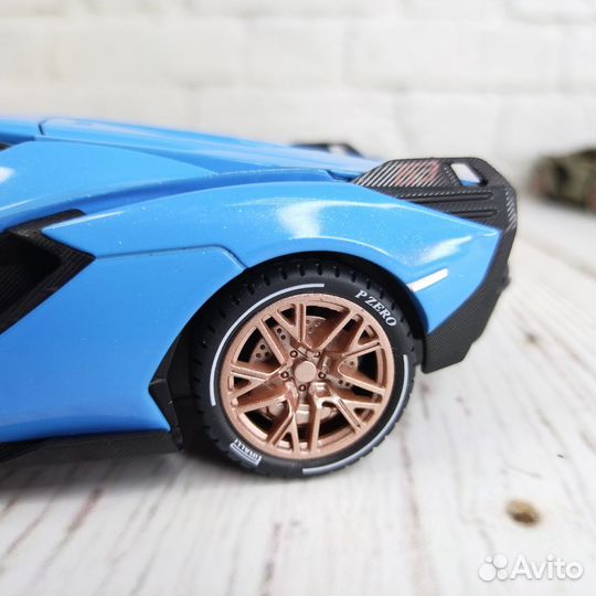 Машина Ламба Сиан со звуковыми световыми сигналами