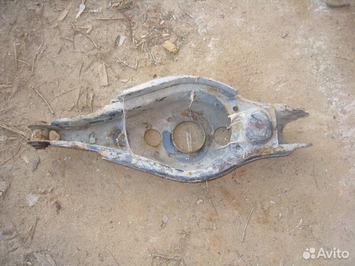 Toyota RAV 4 30 кузов задние рычаги подрамник