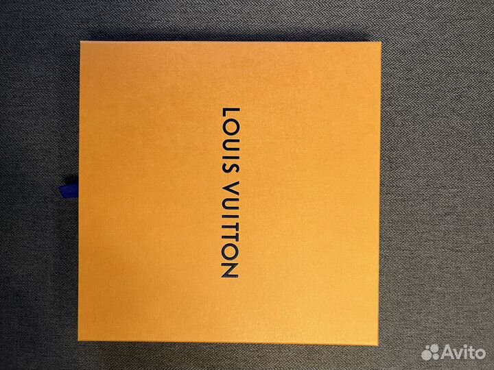 Продам оригинальный платок Louis Vuitton