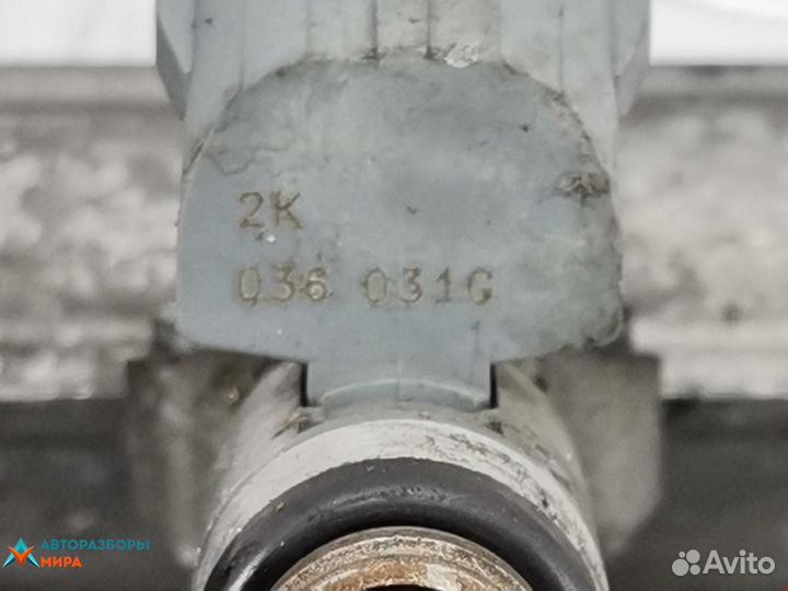 Форсунка Volkswagen Golf 4 2002 036906031G