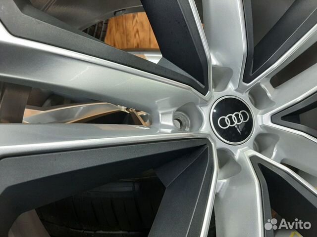 Оригинальный комплект r22 Audi Q8/RSQ8