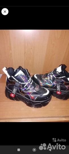 Кроссовки женские 38 размер