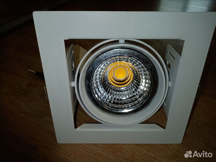 Трековый светильник