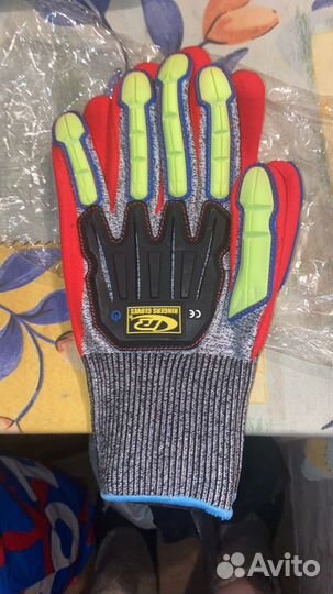Противоударные перчатки