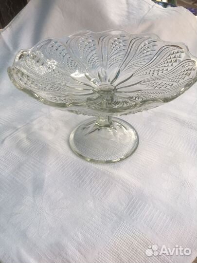 Графин, вазы цветные