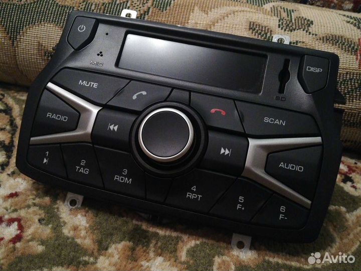 Штатная магнитола на LADA vesta
