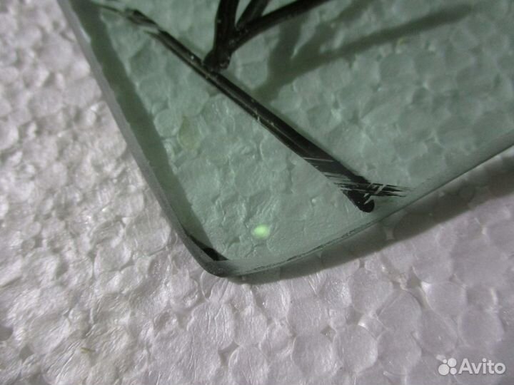 Стекло переднее правое Lexus RX 2