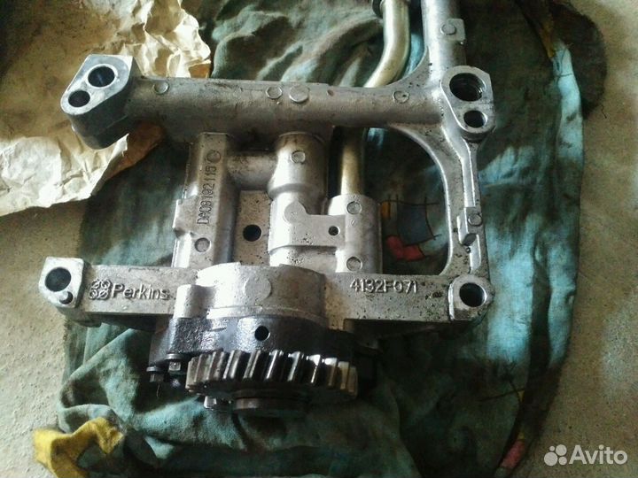 Масленный насос на KAT428E