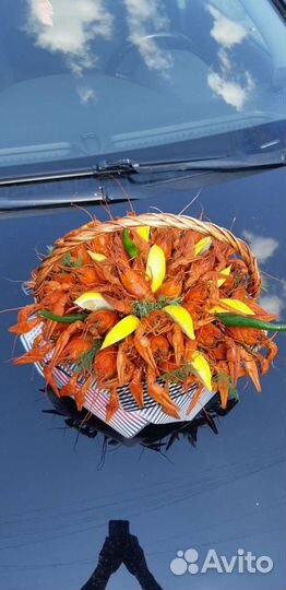 Раки вареные и живые