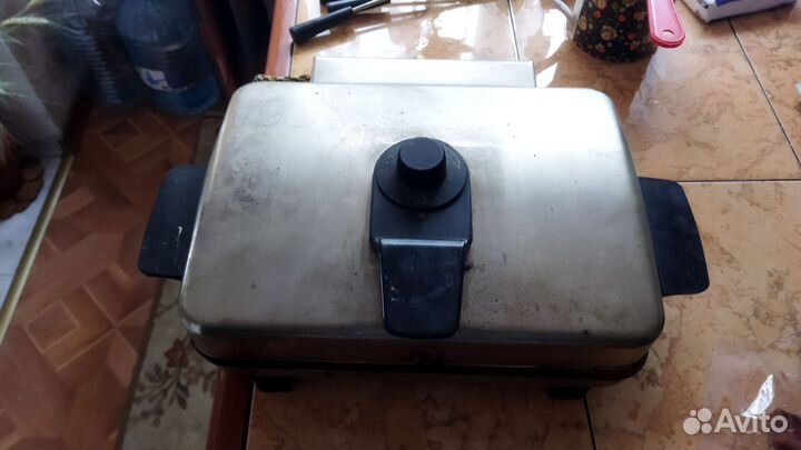 Электрическая вафельница