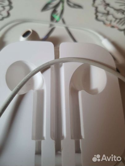 Наушники airpods