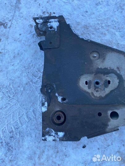 Передний подрамник Renault megane 2 1,6