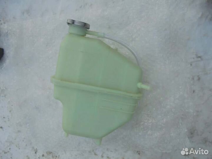 Бачок расширительный Mitsubishi Delica PD8W 4M40T