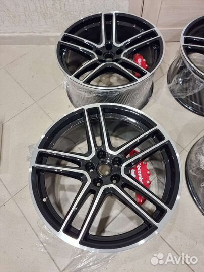 Porsche macan turbo r20