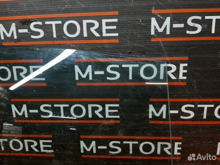 Стекло боковое заднее правое Bmw 1-Series E87