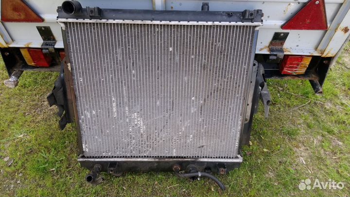 Радиатор охлаждения на джип гранд чероки ZJ WJ WK