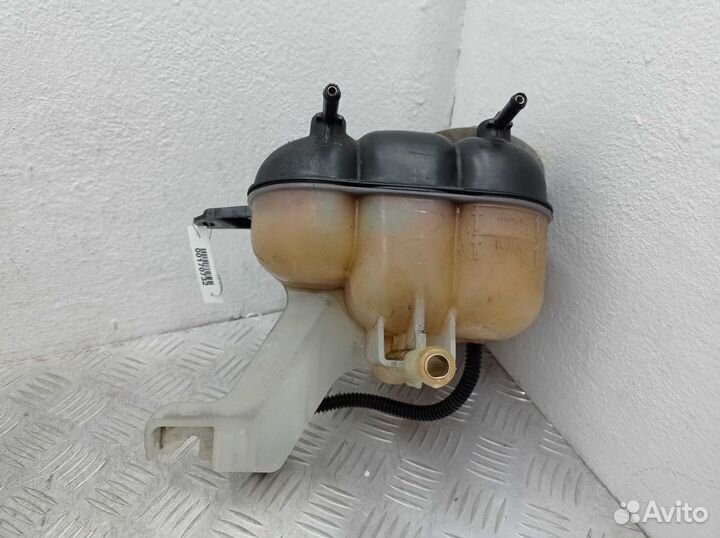 Бачок расширительный Jeep Grand Cherokee WK2