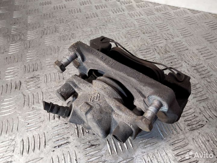 Суппорт передний правый Renault Megane III